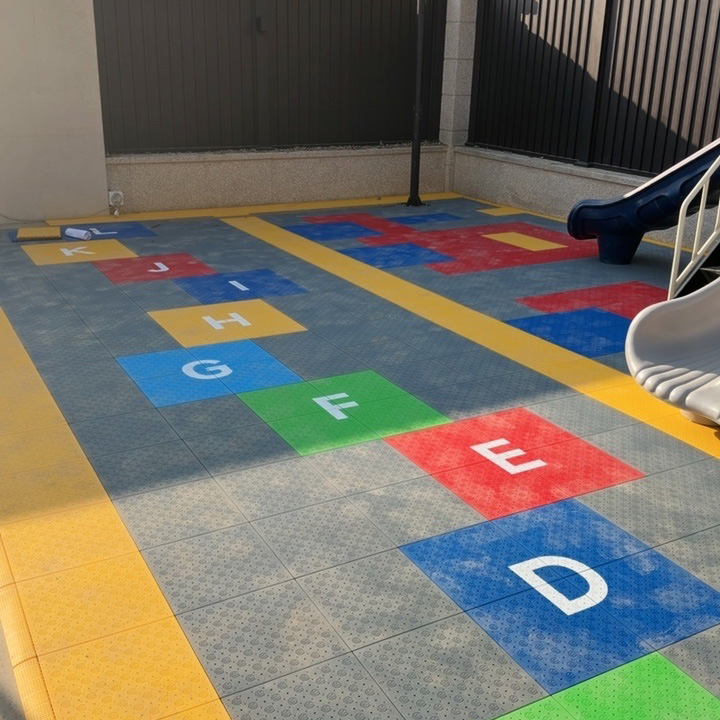 Professional Interlocking PP M - Outdoor Sport Floor Tiles avis et prix